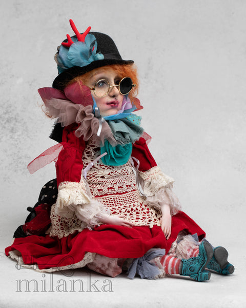 Doll with sunglasses_510