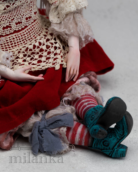 Doll with sunglasses_510