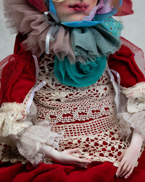 Doll with sunglasses_510
