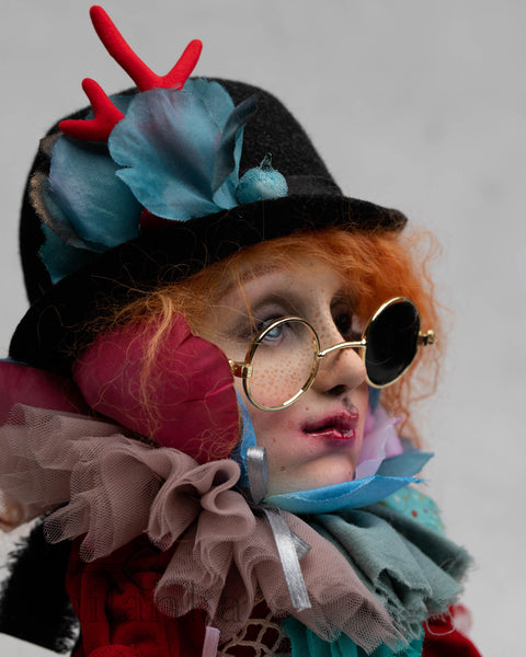 Doll with sunglasses_510