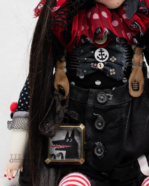 Doll with red lips_530