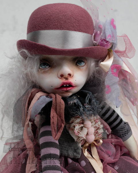 Doll with a hat_553